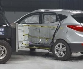 2011 Hyundai Tucson IIHS Side Impact Crash Test Picture